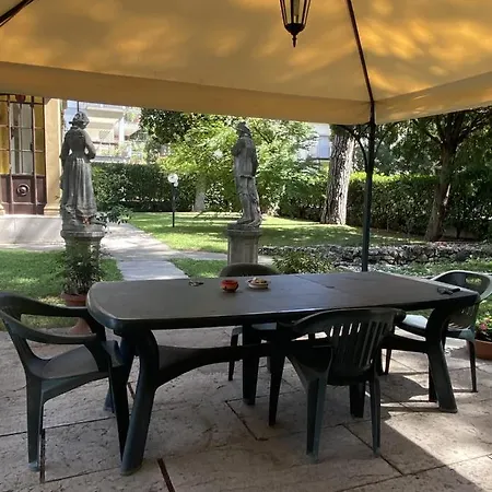 Monolocale In Con Giardino Vicino Al Centro *